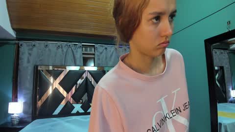 Snapshot of linda4petite chatting on January 17, 11:06 am  Linda  online show from January 17, 11:06 am