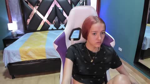 Snapshot of linda4petite chatting on December 26, 6:33 pm  Linda  online show from December 26, 6:33 pm