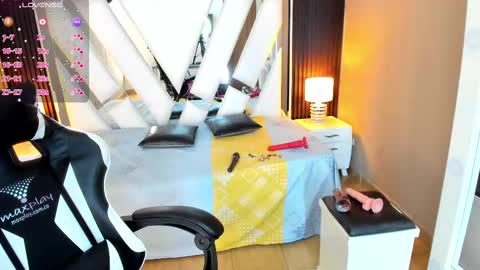 Snapshot of linda4petite chatting on September 30, 6:57 pm  Linda  online show from September 30, 6:57 pm