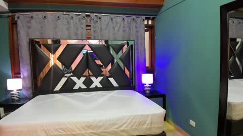 Snapshot of linda4petite chatting on February 2, 1:08 pm  Linda  online show from February 2, 1:08 pm