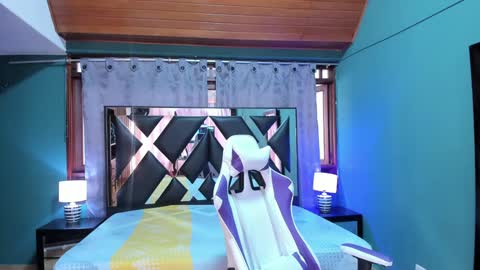 Snapshot of linda4petite chatting on February 4, 6:06 pm  Linda  online show from February 4, 6:06 pm