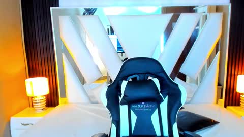 Snapshot of linda4petite chatting on October 24, 6:15 pm  Linda  online show from October 24, 6:15 pm