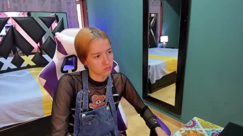 Snapshot of linda4petite chatting on January 25, 6:21 pm  Linda  online show from January 25, 6:21 pm