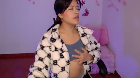 Snapshot of linda__777 chatting on October 15, 12:19 pm linda__777 online show from October 15, 12:19 pm