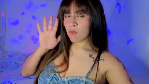 Snapshot of linda_bellucci374516 chatting on September 26, 4:43 am Linda online show from September 26, 4:43 am