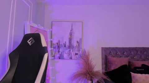 linda_caroline online show from January 9, 8:55 pm