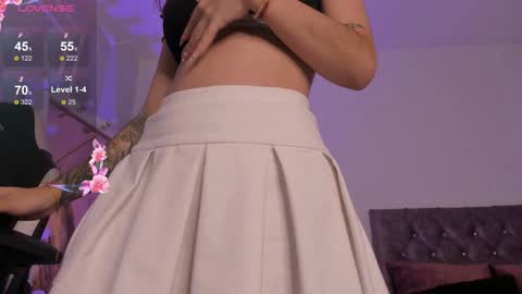 linda_caroline online show from December 2, 8:42 pm
