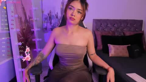 linda_caroline online show from February 28, 8:18 pm