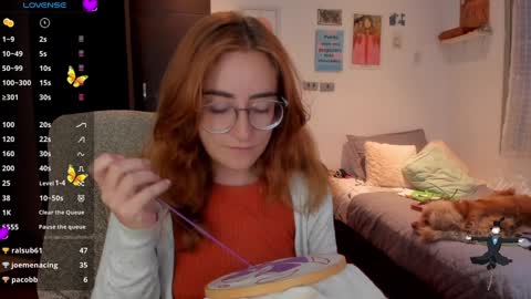 Snapshot of linda_giggle chatting on December 3, 11:24 pm Giggles online show from December 3, 11:24 pm