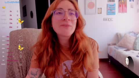 Snapshot of linda_giggle chatting on January 21, 4:48 pm Giggles online show from January 21, 4:48 pm