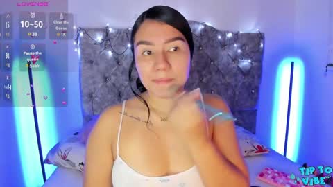 linda_martinii online show from January 26, 5:34 pm