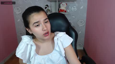 Linda  online show from December 21, 1:42 pm