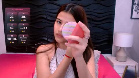 Linda  online show from September 8, 7:35 pm