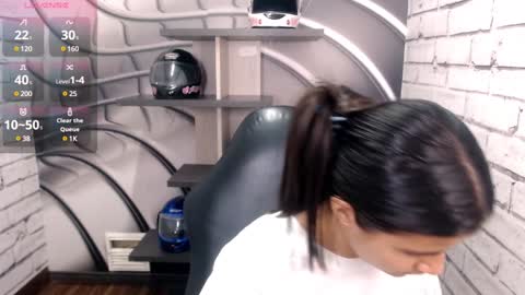Linda  online show from January 17, 3:43 pm