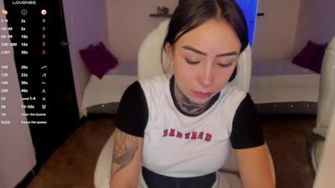 Snapshot of linda_milleer_ chatting on October 16, 7:05 pm Lindaa maria  online show from October 16, 7:05 pm