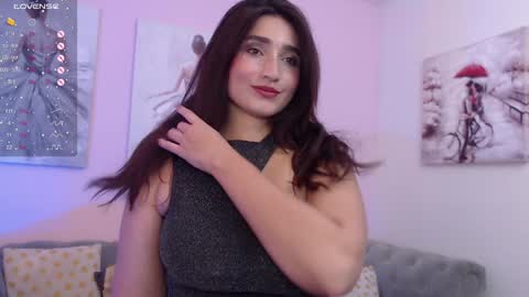 Snapshot of linda_morgan1 chatting on December 20, 12:05 pm Maria Paula online show from December 20, 12:05 pm