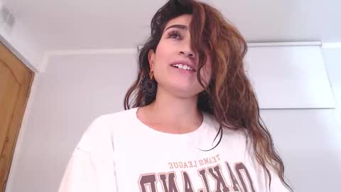 Maria Paula online show from February 22, 12:39 pm