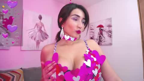 Snapshot of linda_morgan1 chatting on February 14, 12:14 pm Maria Paula online show from February 14, 12:14 pm