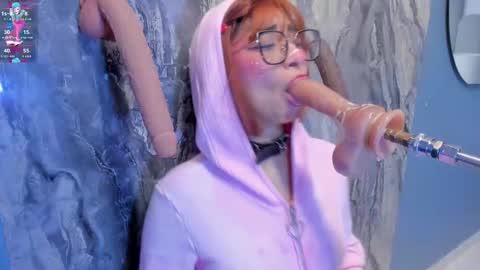 Snapshot of linda_sofi__ chatting on October 4, 9:08 pm linda_sofi__ online show from October 4, 9:08 pm