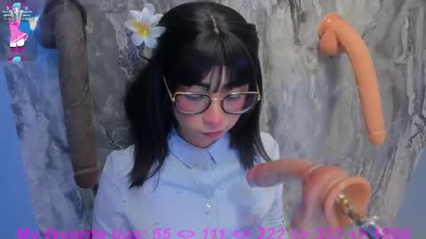 Snapshot of linda_sofi__ chatting on October 7, 8:13 pm linda_sofi__ online show from October 7, 8:13 pm