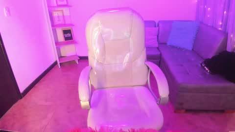 Snapshot of lindaa_miller chatting on March 9, 4:27 am linda miller online show from March 9, 4:27 am