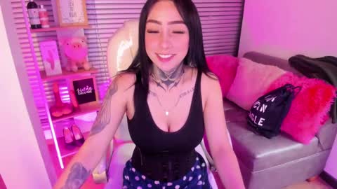 Snapshot of lindaa_miller chatting on February 10, 3:57 am linda miller online show from February 10, 3:57 am