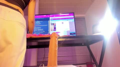 Snapshot of lindaa_miller chatting on March 4, 5:00 am linda miller online show from March 4, 5:00 am