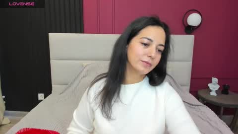 Linda online show from October 2, 1:43 am