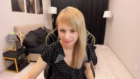 lindasandy online show from September 22, 6:01 am