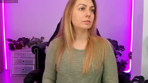 Linda  --  online show from January 19, 4:14 pm