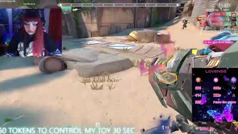 Snapshot of linddamortt chatting on October 8, 1:32 am CatalinaANIDEA online show from October 8, 1:32 am