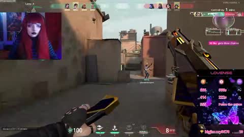 Snapshot of linddamortt chatting on October 31, 1:51 am CatalinaANIDEA online show from October 31, 1:51 am