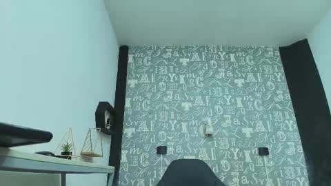 Snapshot of lindsey8 chatting on October 12, 11:56 am Lindsey online show from October 12, 11:56 am