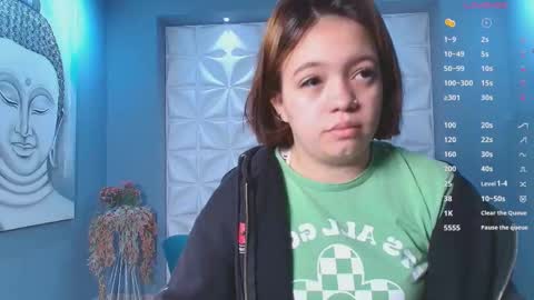 Lindsey  online show from October 2, 11:26 am