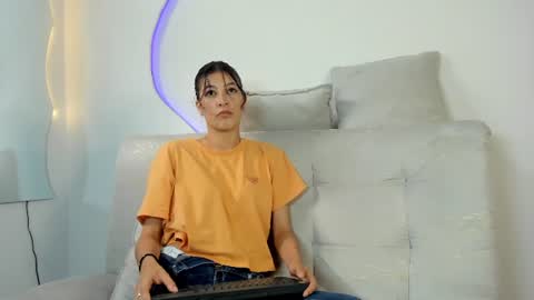 lindsey  online show from June 20, 8:34 pm