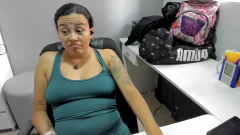 Lindsy online show from October 11, 6:10 pm