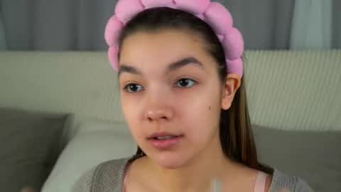 Snapshot of linettedennett chatting on October 22, 11:37 am Kate online show from October 22, 11:37 am