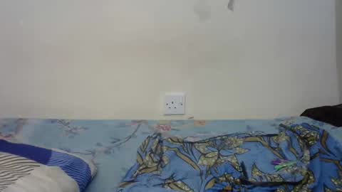 lionesss_ online show from October 28, 7:03 am