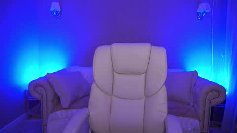 Snapshot of liorafox chatting on October 11, 9:28 pm Lia online show from October 11, 9:28 pm