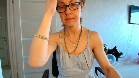 Liora Weiss online show from May 9, 1:35 pm