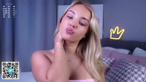 Amelia online show from September 30, 1:11 am