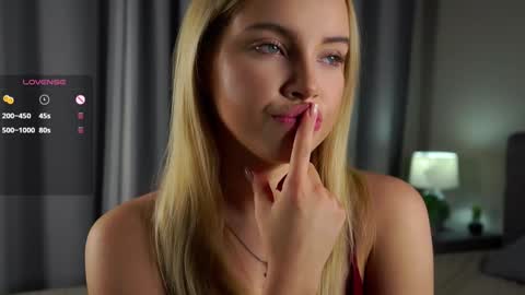 Amelia online show from December 4, 1:14 am