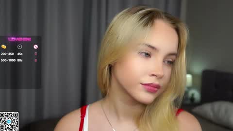 Amelia online show from December 14, 1:06 am