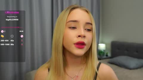 Amelia online show from December 10, 1:11 am