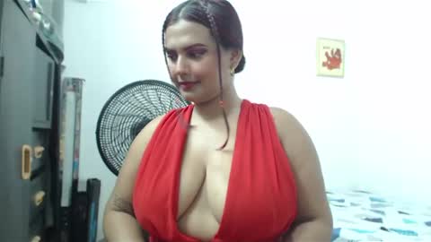 Lipsy online show from January 25, 10:28 pm