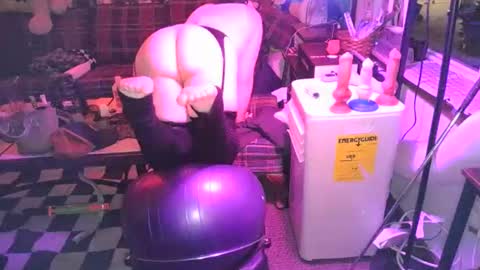 LuckyInInk online show from September 18, 5:28 am