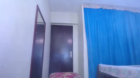 Snapshot of lisa_branch chatting on January 8, 8:07 pm lisa_branch online show from January 8, 8:07 pm