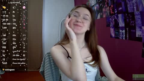 Snapshot of lisa_hua chatting on December 15, 7:13 am Lisa online show from December 15, 7:13 am