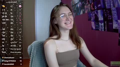 Snapshot of lisa_hua chatting on December 14, 7:07 am Lisa online show from December 14, 7:07 am
