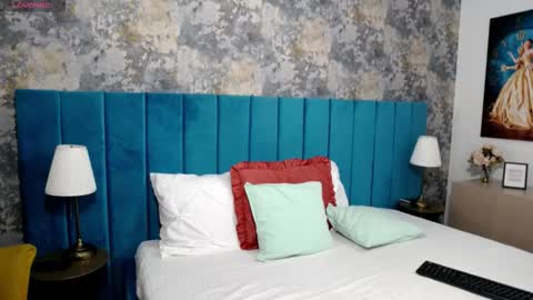 lisacroft online show from November 7, 9:15 am